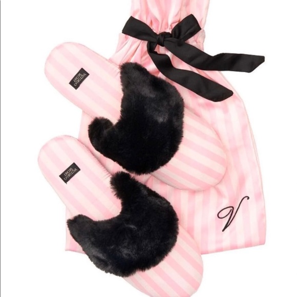 ‼️SOLD‼️ VS Robe &Slippers bundle - Picture 8 of 8